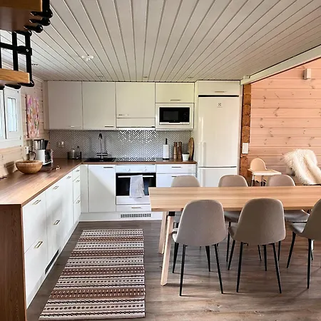 Kalliorinne - Lakefront روكا