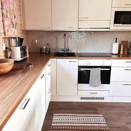 Kalliorinne - Lakefront