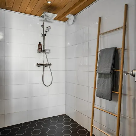 וילה Kalliorinne - Lakefront רוקה